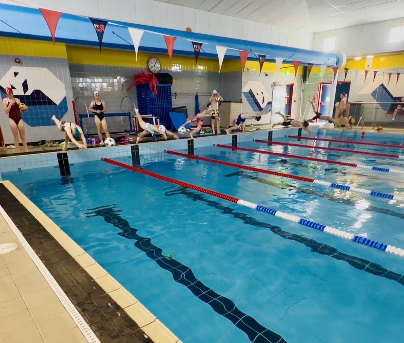 PB Performance Lab swimmers during starts and dive work