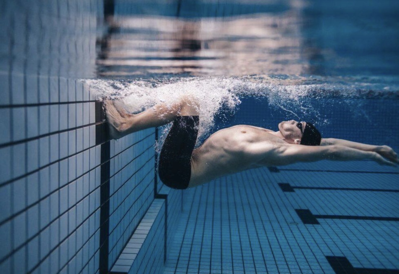 Underwater streamline and wall push-off example